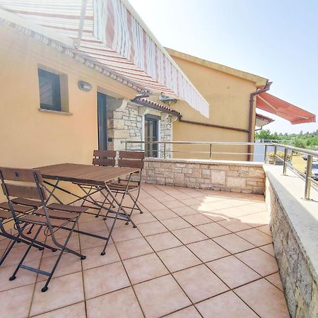 Apartments Morena Rakalj Екстериор снимка