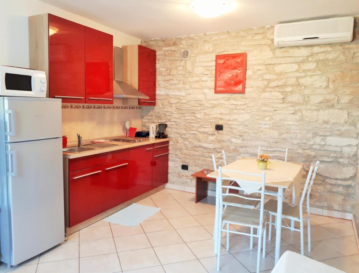 Apartments Morena Rakalj Екстериор снимка