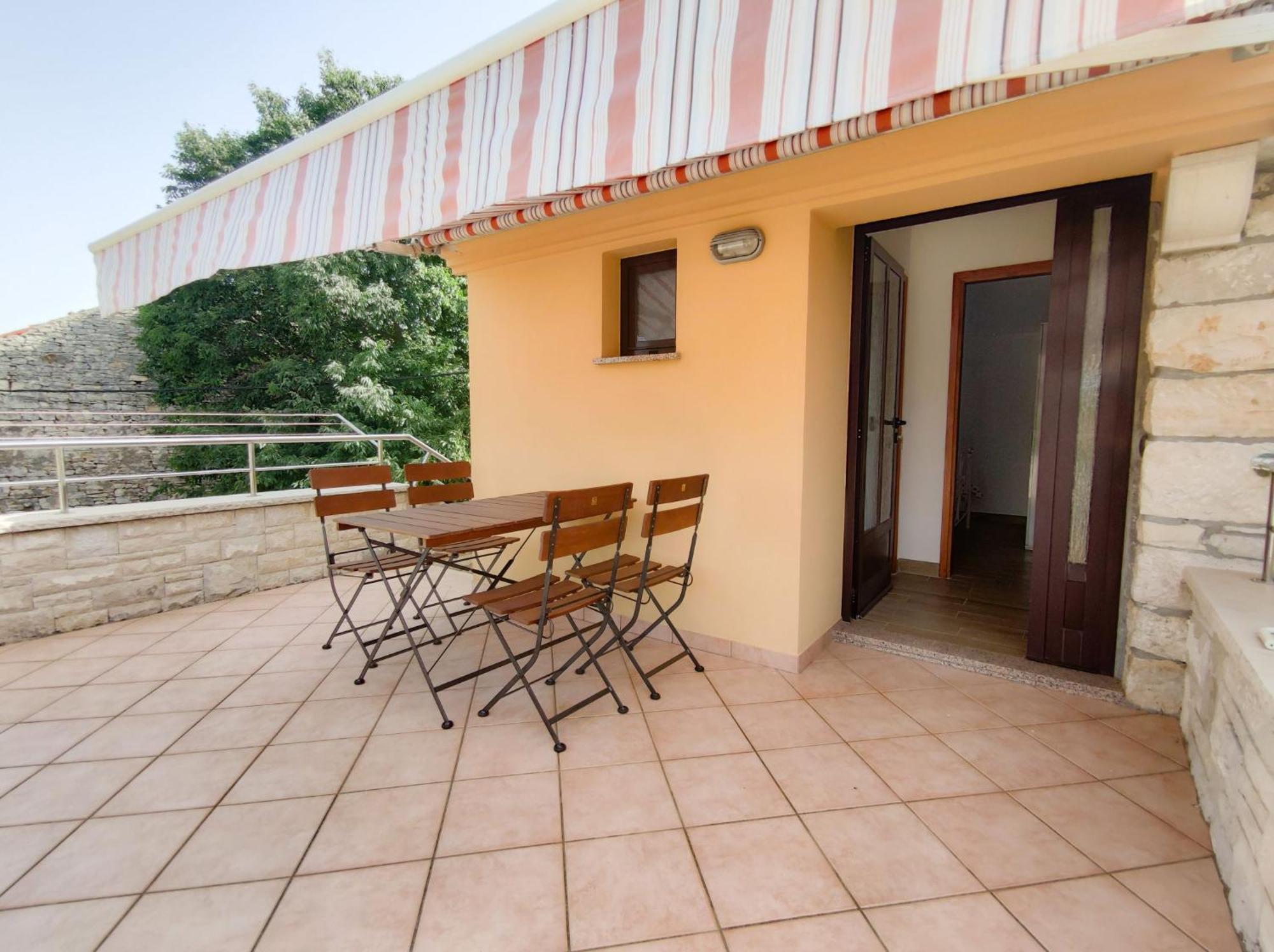 Apartments Morena Rakalj Екстериор снимка