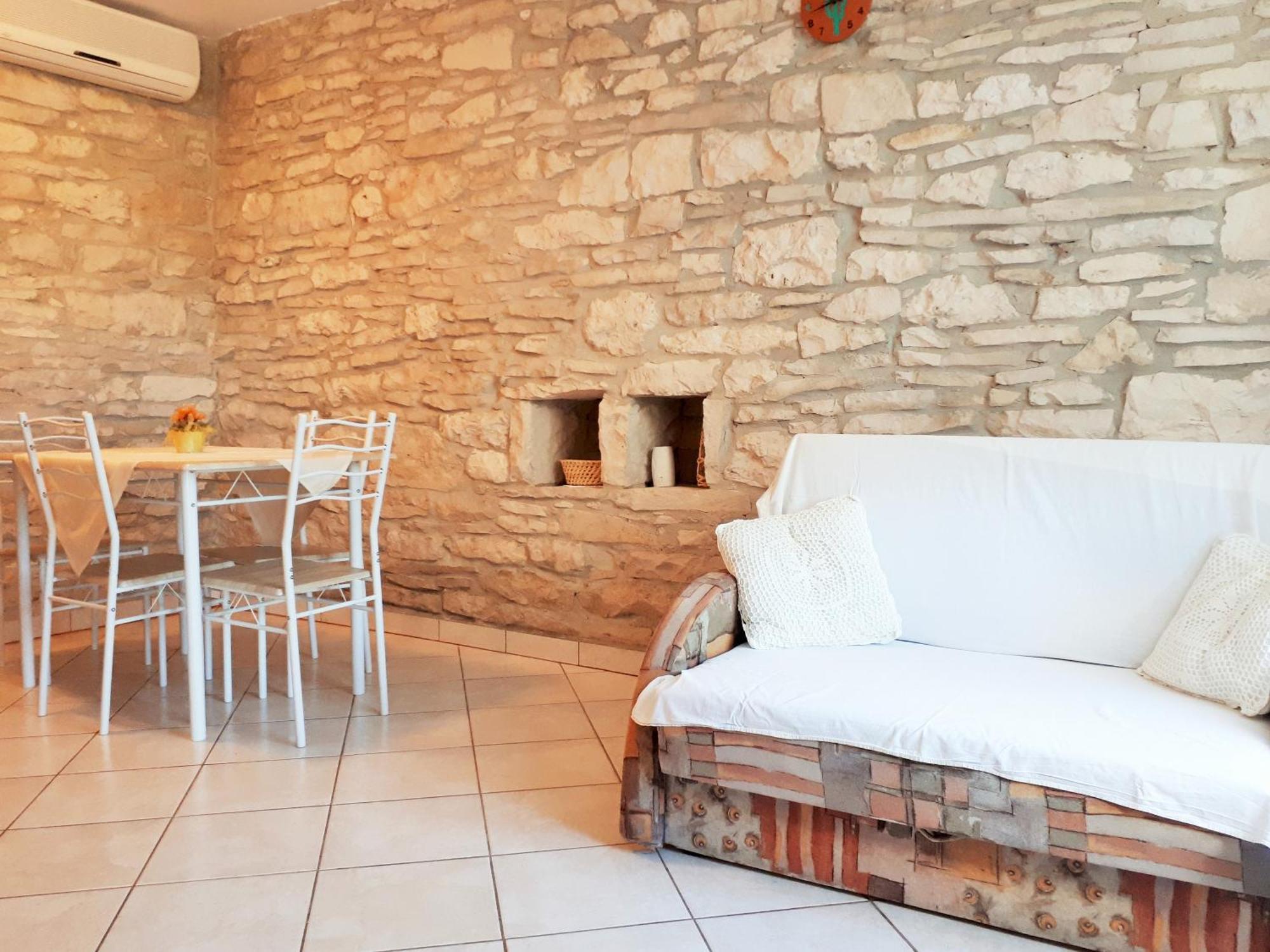 Apartments Morena Rakalj Стая снимка