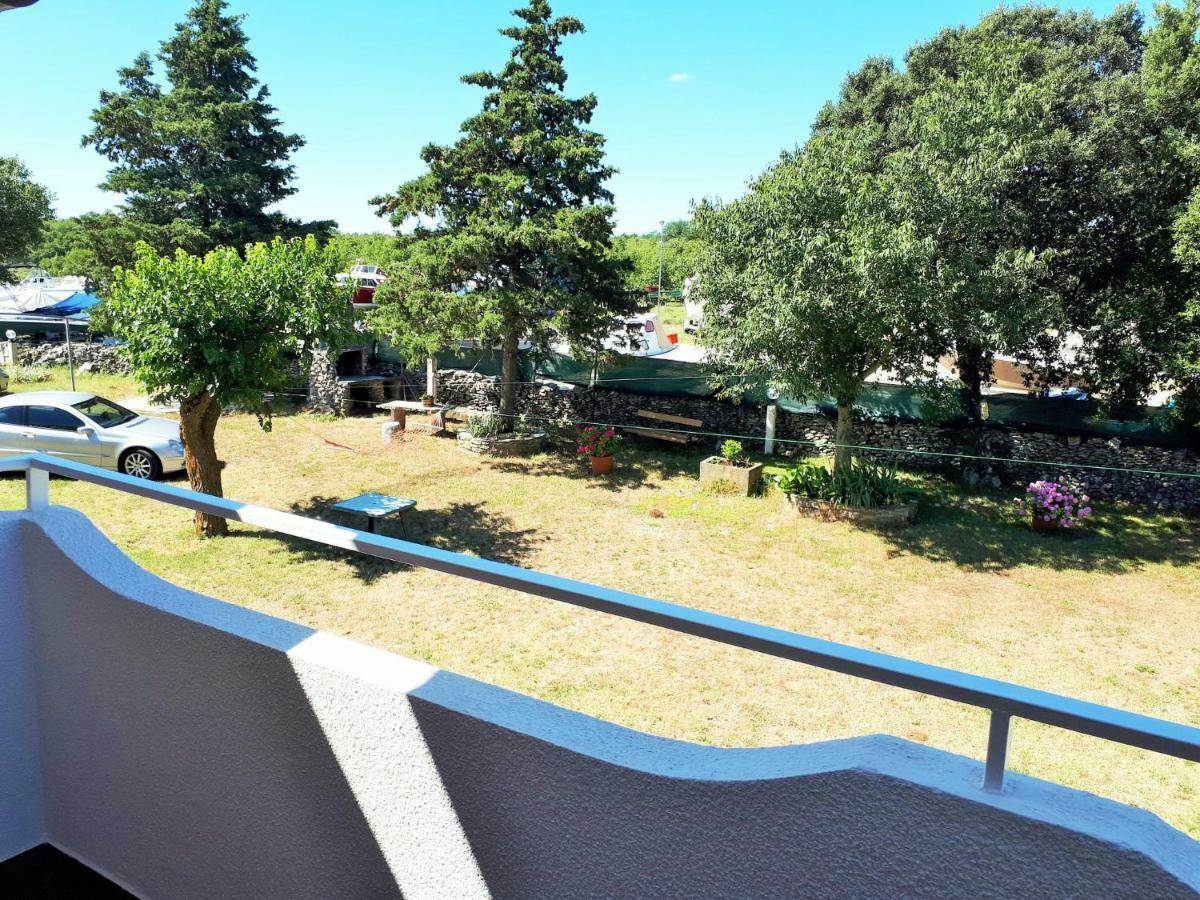 Apartments Morena Rakalj Екстериор снимка