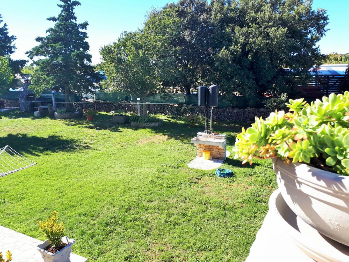 Apartments Morena Rakalj Екстериор снимка
